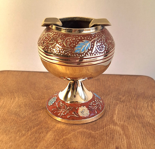 زیر سیگاری پایه دار برنزی(برنجی) میناکاری(قرمز)