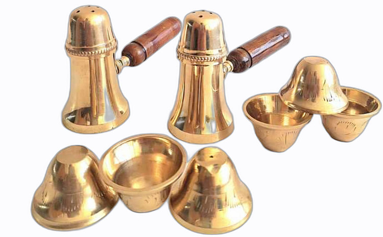ست نمکپاش و فلفل پاش برنجی(۲عددی) دسته چوبی+ادویه دان نقلی۶عددی